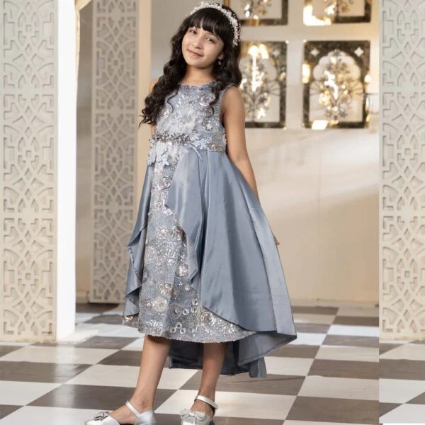 China Linen Fabric Fashionable Smart Looking Gorgios Uncommon Unique Design Multi-Color Screen Print Girls or Kids Lahenga Choli Dupatta